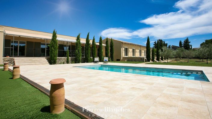 Image No.1-5 Bed House for sale