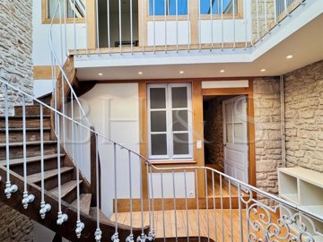 1 - Beaune, House