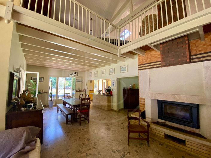 Image No.5-5 Bed House for sale