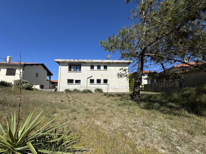 Image No.5-6 Bed House for sale