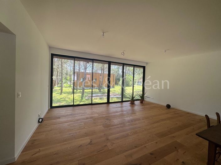 Image No.2-3 Bed House for sale