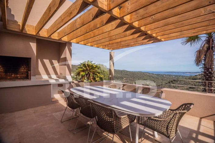 Image No.5-4 Bed House for sale