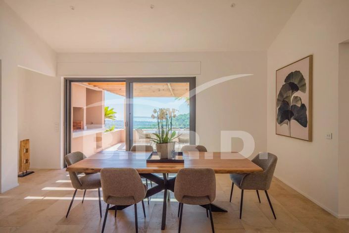 Image No.7-4 Bed House for sale