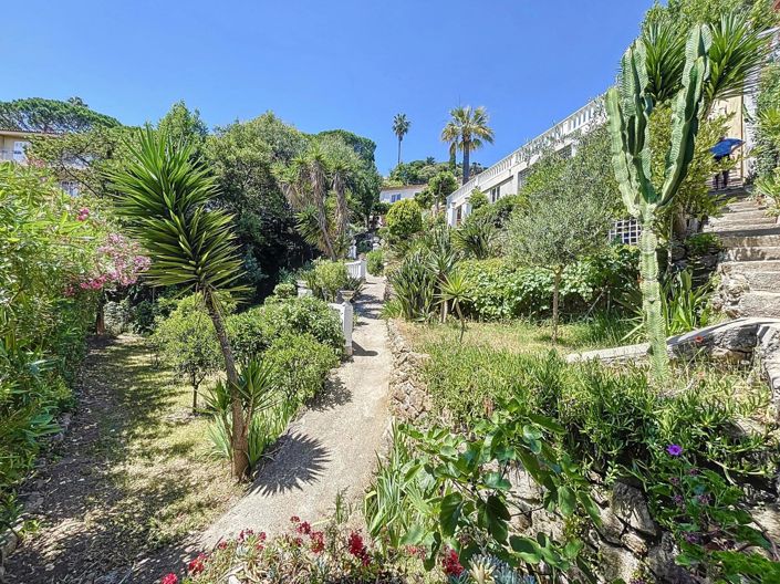 Image No.7-5 Bed House for sale