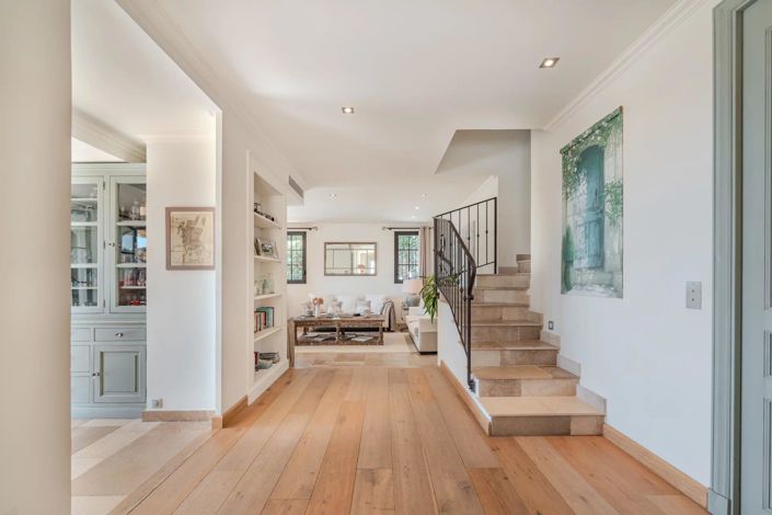 Image No.10-5 Bed House for sale