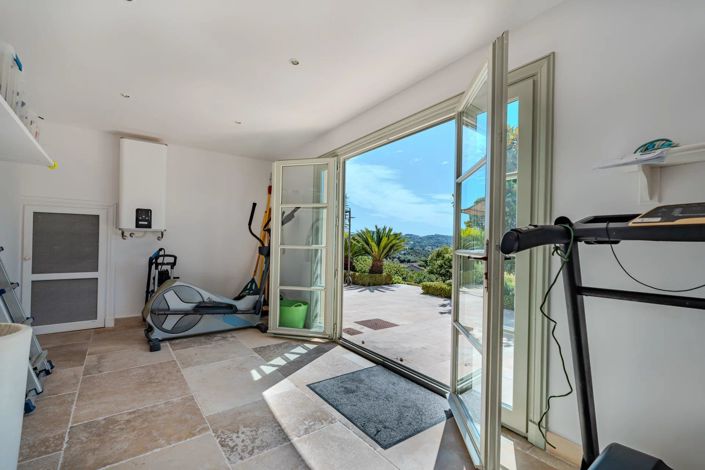 Image No.24-5 Bed House for sale