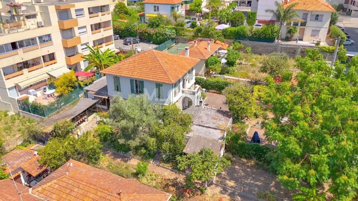 Image No.2-4 Bed House for sale