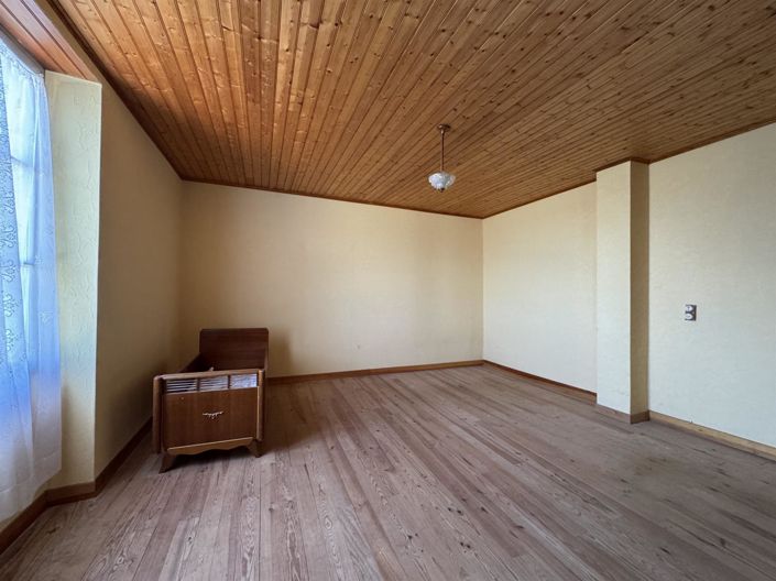 Image No.15-3 Bed House for sale