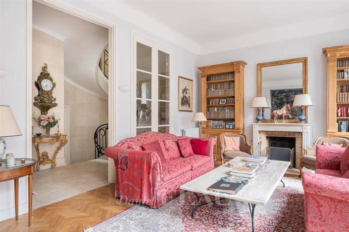 Image No.1-5 Bed House for sale