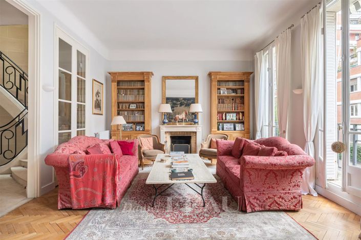 Image No.11-5 Bed House for sale