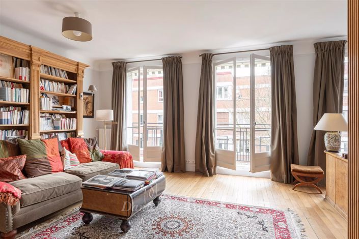 Image No.16-5 Bed House for sale