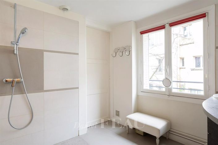 Image No.18-5 Bed House for sale