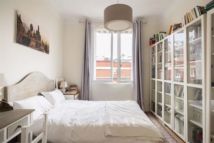 Image No.19-5 Bed House for sale