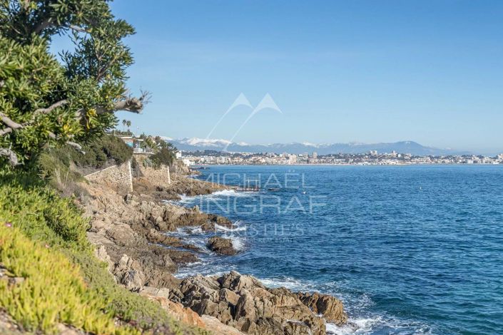 Image No.8-6 Bed House for sale