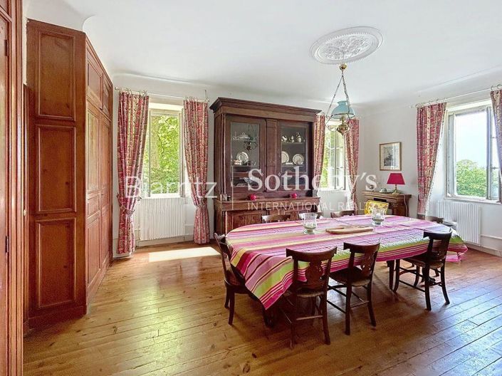 Image No.10-5 Bed House for sale