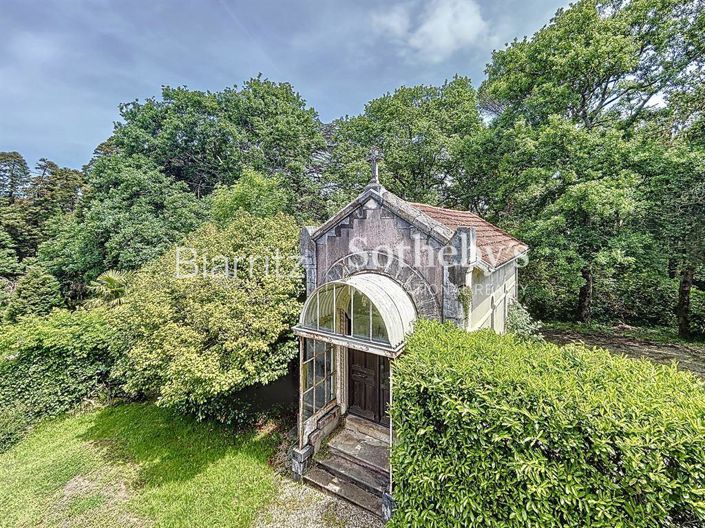 Image No.6-5 Bed House for sale