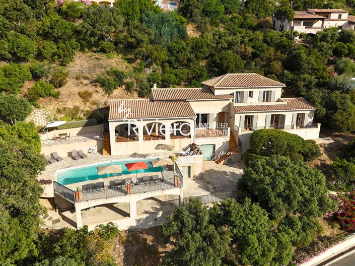 Image No.1-5 Bed House for sale