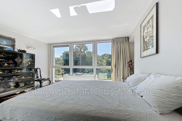 Image No.10-3 Bed Apartment for sale