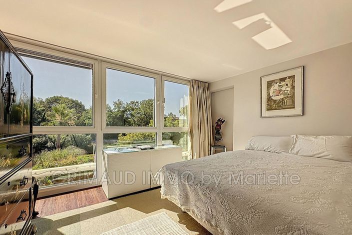 Image No.11-3 Bed Apartment for sale