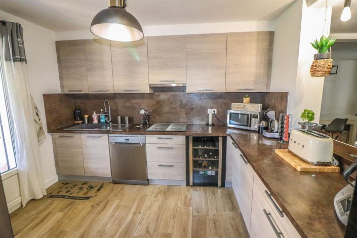 Image No.11-2 Bed House for sale