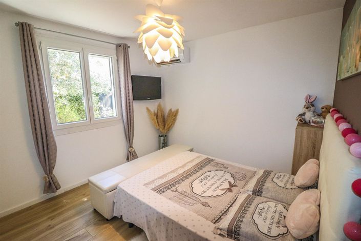 Image No.19-2 Bed House for sale