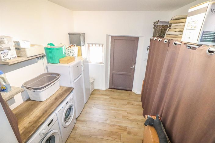 Image No.20-2 Bed House for sale