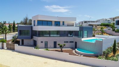 1 - Lagos, House