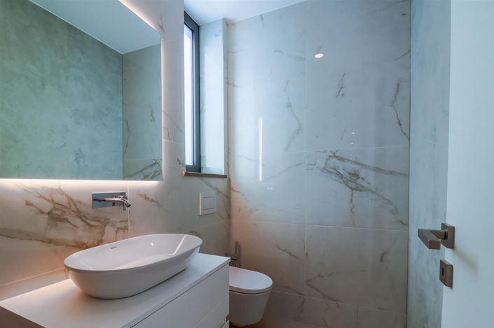 Image No.10-4 Bed House for sale