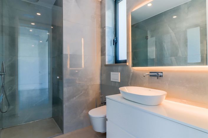 Image No.28-4 Bed House for sale