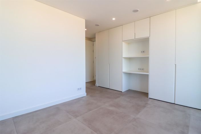 Image No.34-4 Bed House for sale