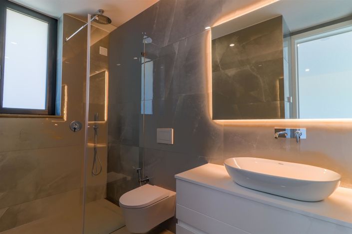 Image No.35-4 Bed House for sale