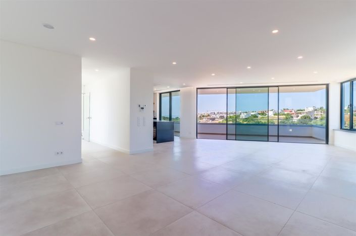 Image No.54-4 Bed House for sale