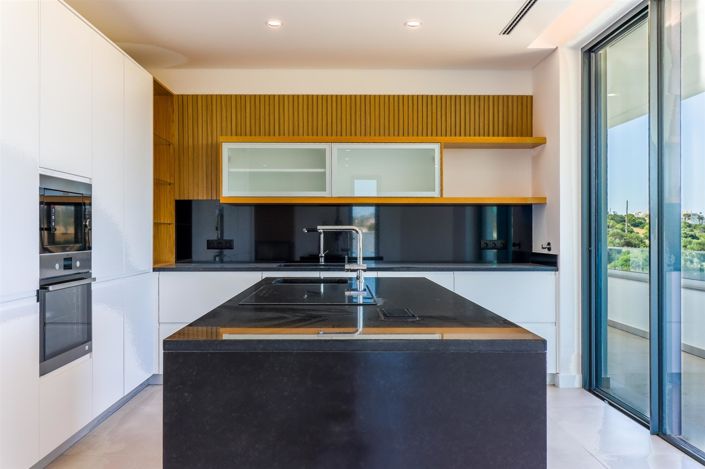 Image No.57-4 Bed House for sale