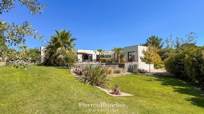 Image No.2-5 Bed House for sale