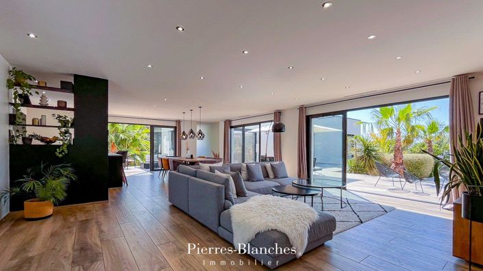 Image No.5-5 Bed House for sale