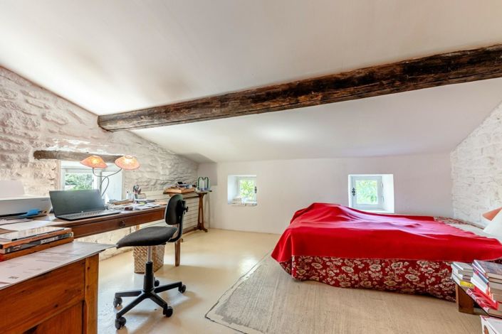 Image No.11-3 Bed House for sale