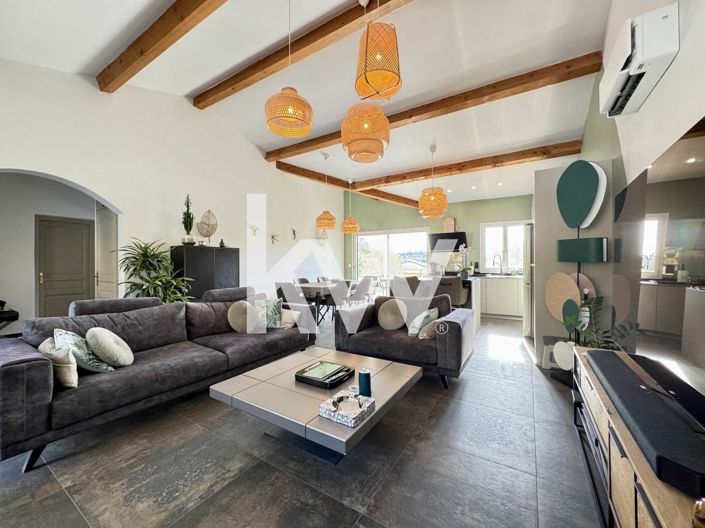 Image No.2-4 Bed House for sale