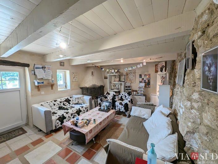 Image No.12-4 Bed Property for sale