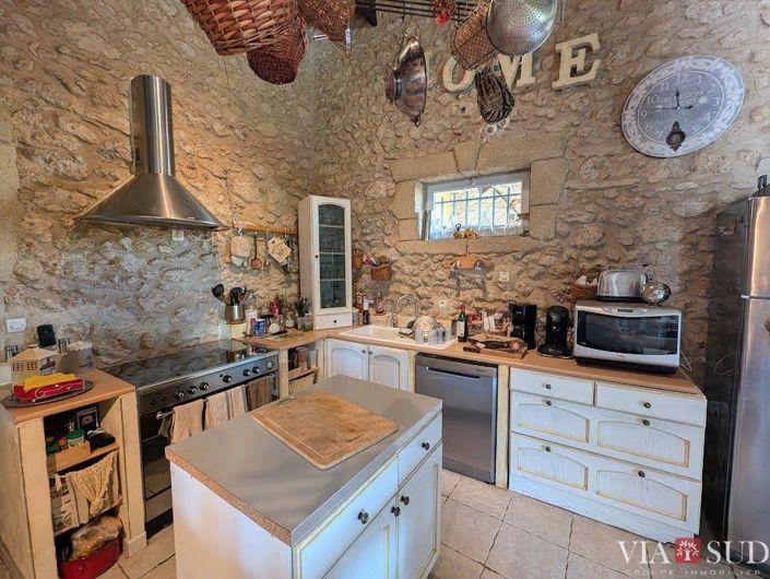 Image No.8-4 Bed Property for sale