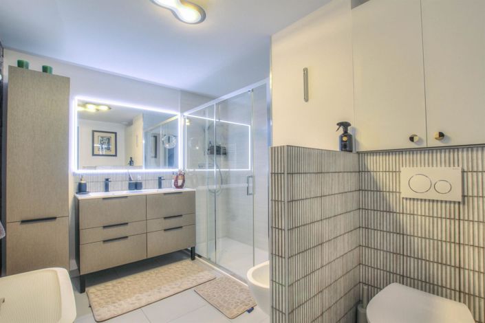 Image No.10-3 Bed Apartment for sale