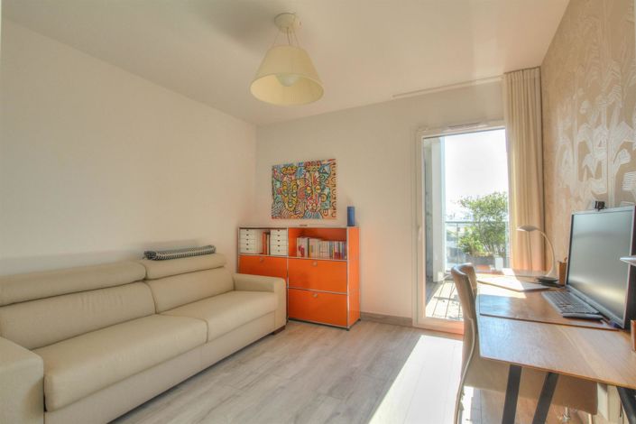 Image No.11-3 Bed Apartment for sale