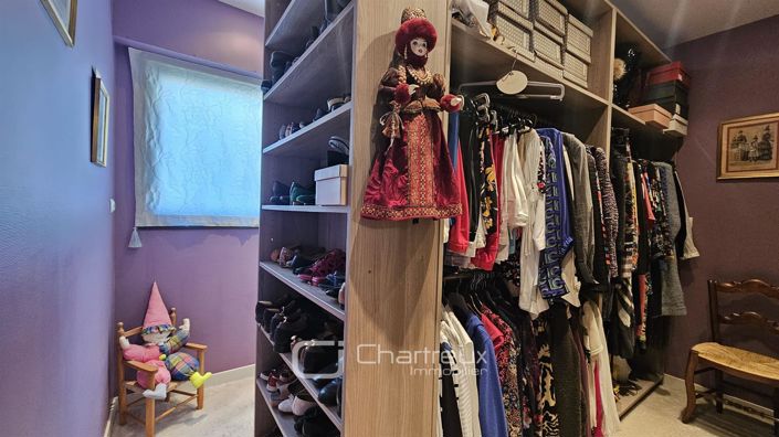 Image No.16-6 Bed House for sale