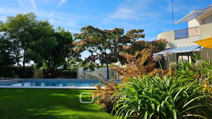 Image No.21-6 Bed House for sale