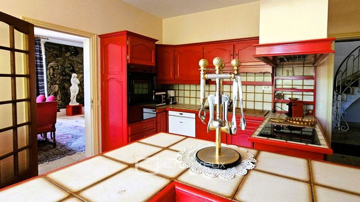 Image No.10-5 Bed House for sale