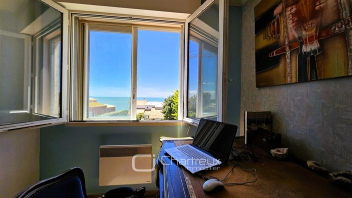 Image No.16-5 Bed House for sale