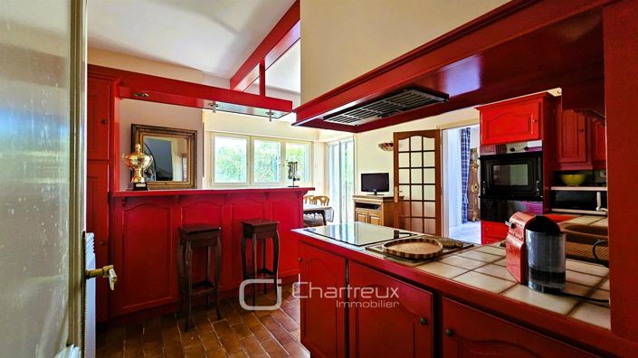 Image No.9-5 Bed House for sale