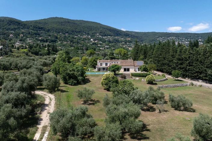 Image No.18-6 Bed House for sale