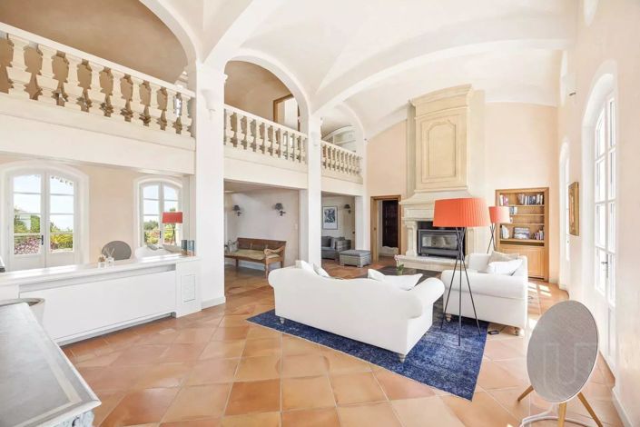 Image No.11-6 Bed House for sale