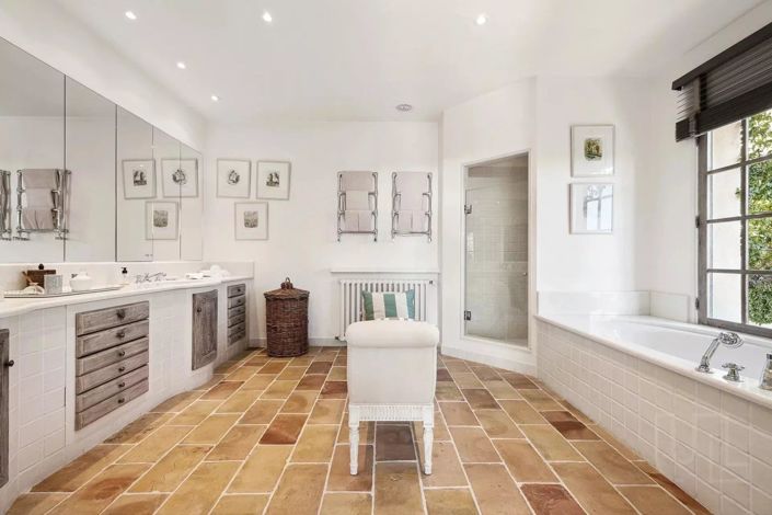 Image No.9-9 Bed House for sale