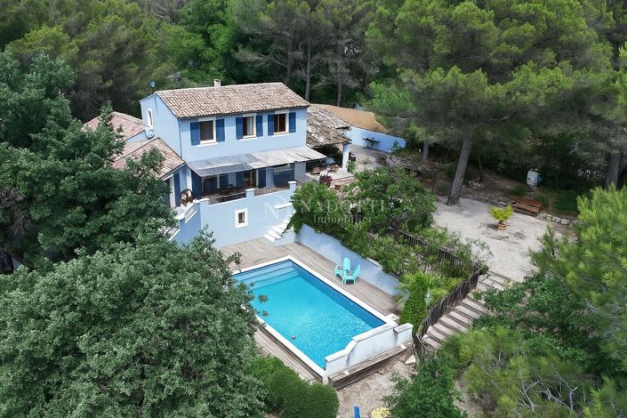 Image No.1-6 Bed House for sale